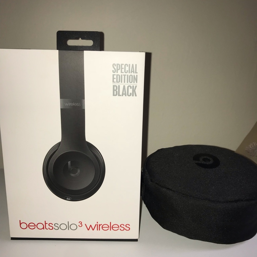 Beats Solo 3 wireless Headphones
